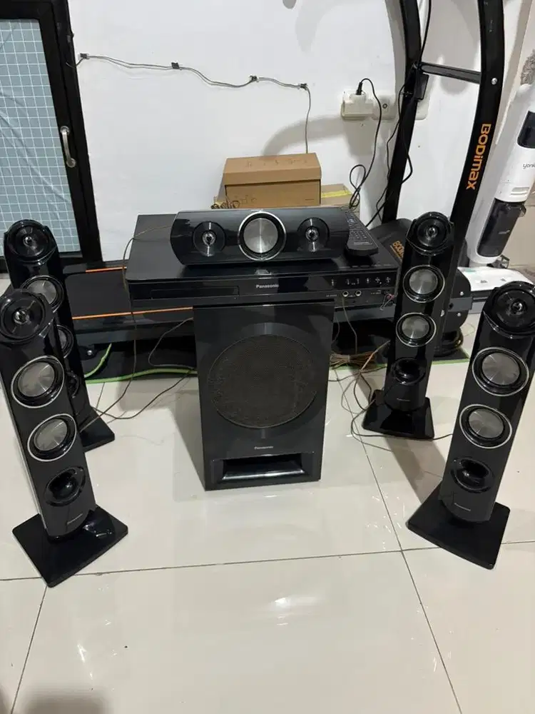 PANASONIC HOME THEATER LIKE NEW