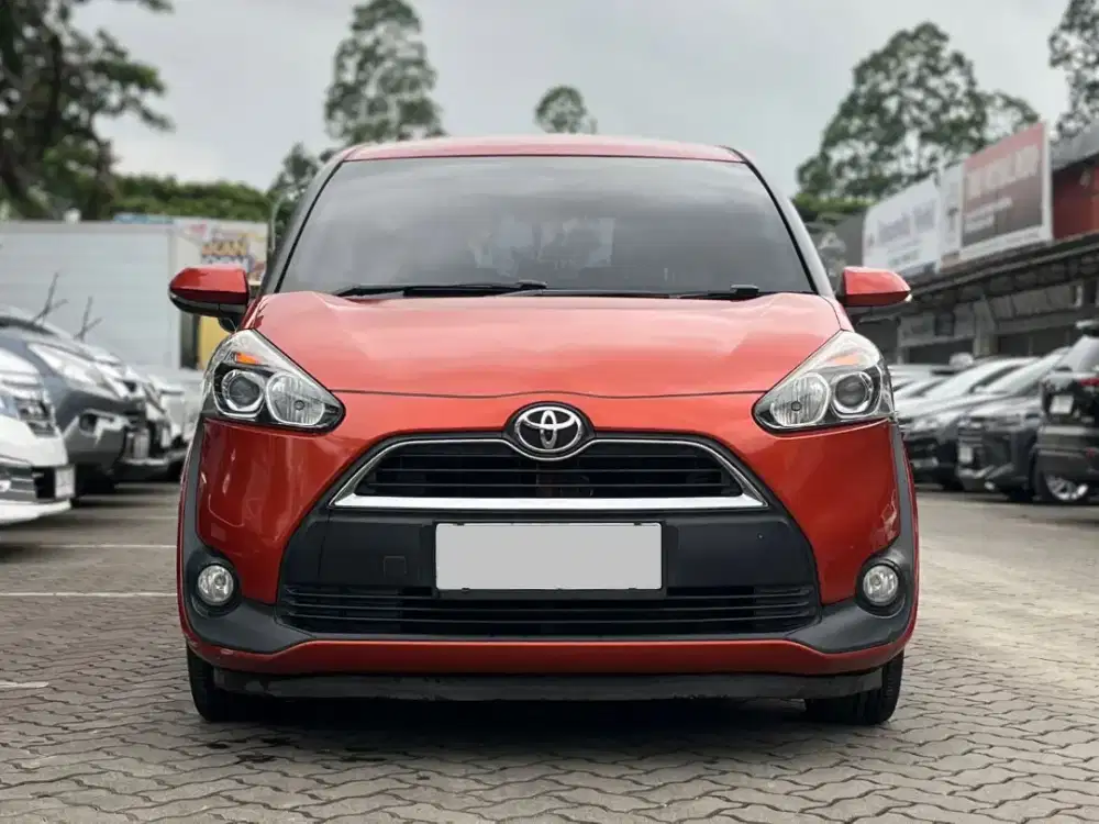 ISTIMEWA SIAP PAKAI!! TOYOTA SIENTA 1.5 G MT MANUAL 2016 ORANGE