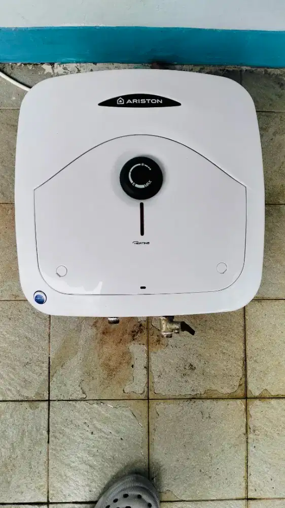 Water heater Ariston 15R masih berfungsi bagus & Minus tabung bocor