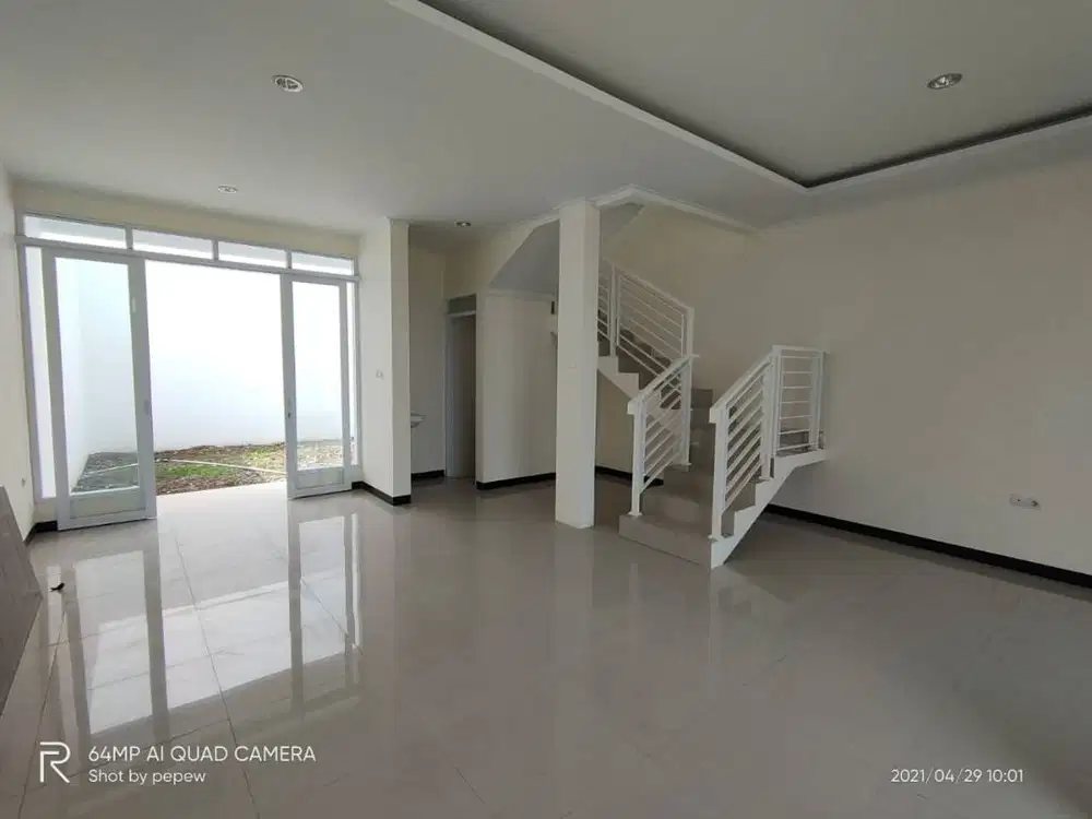 Disewakan Rumah Minimalis 2 Lantai di Taman Kopo Indah 5, Sherwood