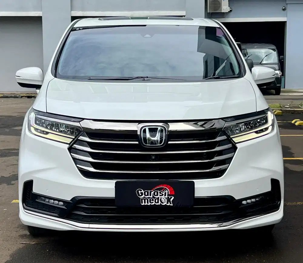 Honda Odyssey E CVT 2021 Antik Low KM Murah Bekas Putih Genap Garansi