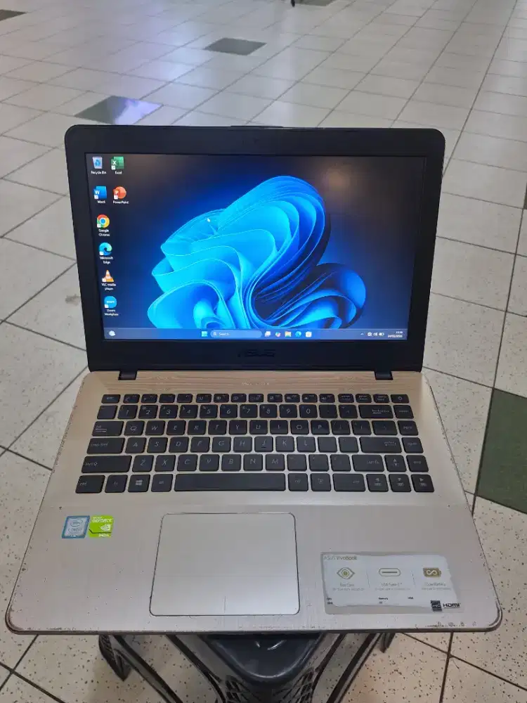 Laptop Asus vivobook A442u
