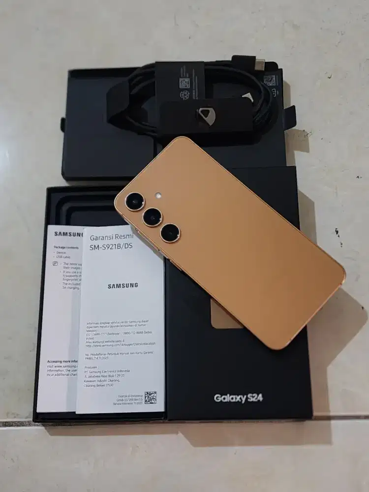 Samsung S24 5G 8/512Gb, warna Orange, resmi SEIN, kondisi 99,9% Mulus