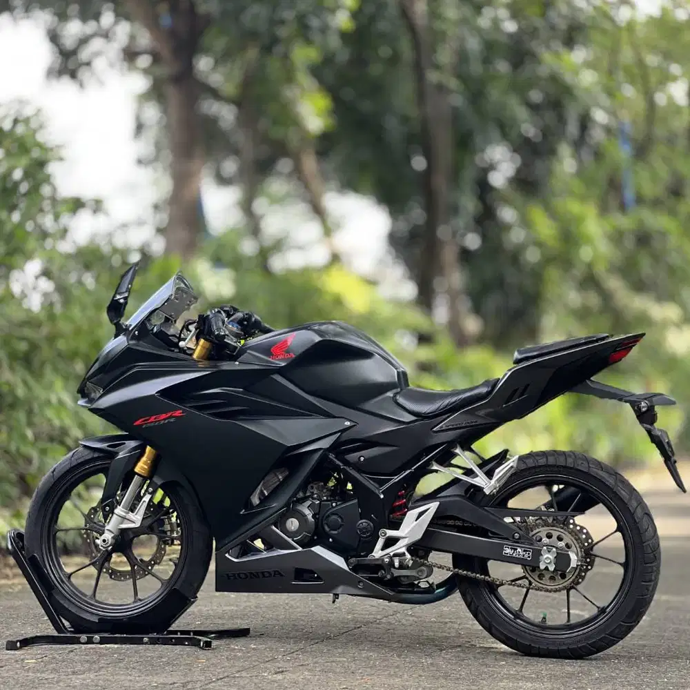 HONDA NEW CBR 150R ABS 2021 HITAM KM LOW PAJAK PANJANG LIKE NEW