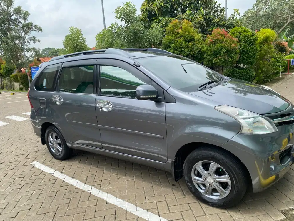Daihatsu Xenia 2012 R Automatic