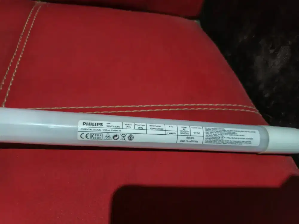 Lampu bohlam panjang Philips