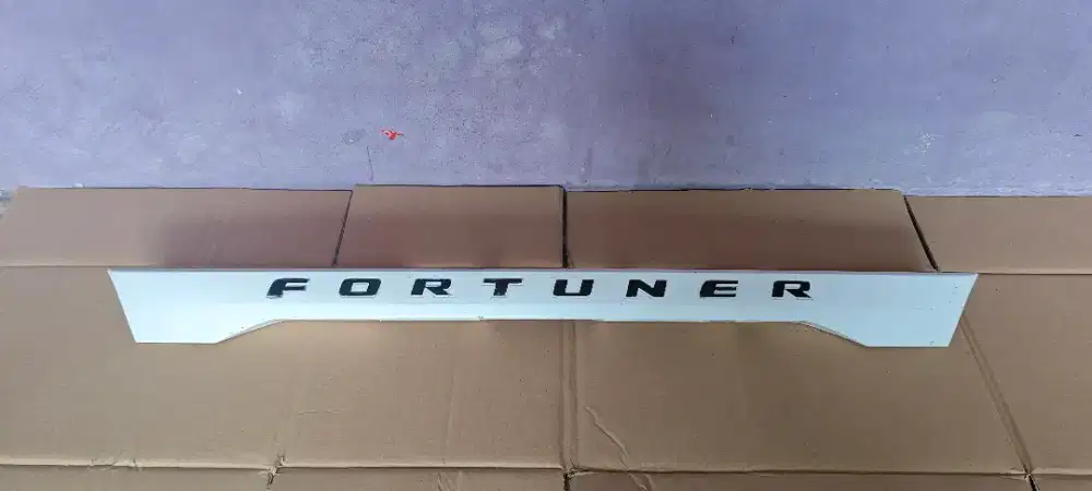 Trunklid list bagasi Fortuner 2012-2015 Original