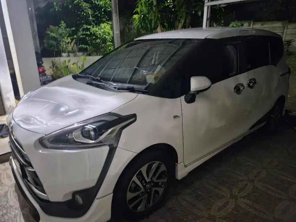 Toyota Sienta Type Q 2017