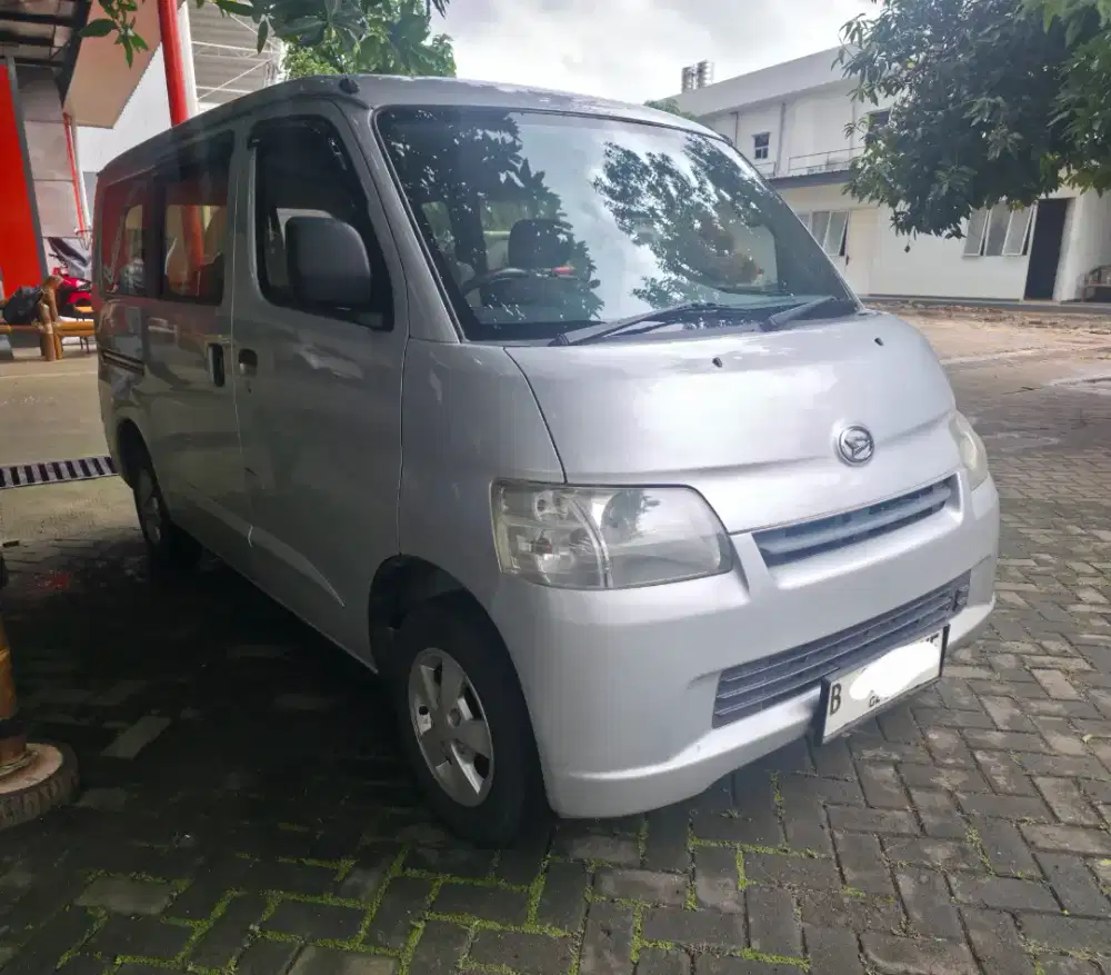Dijual Daihatsu Granmax 1.3 AC Manual 2013
