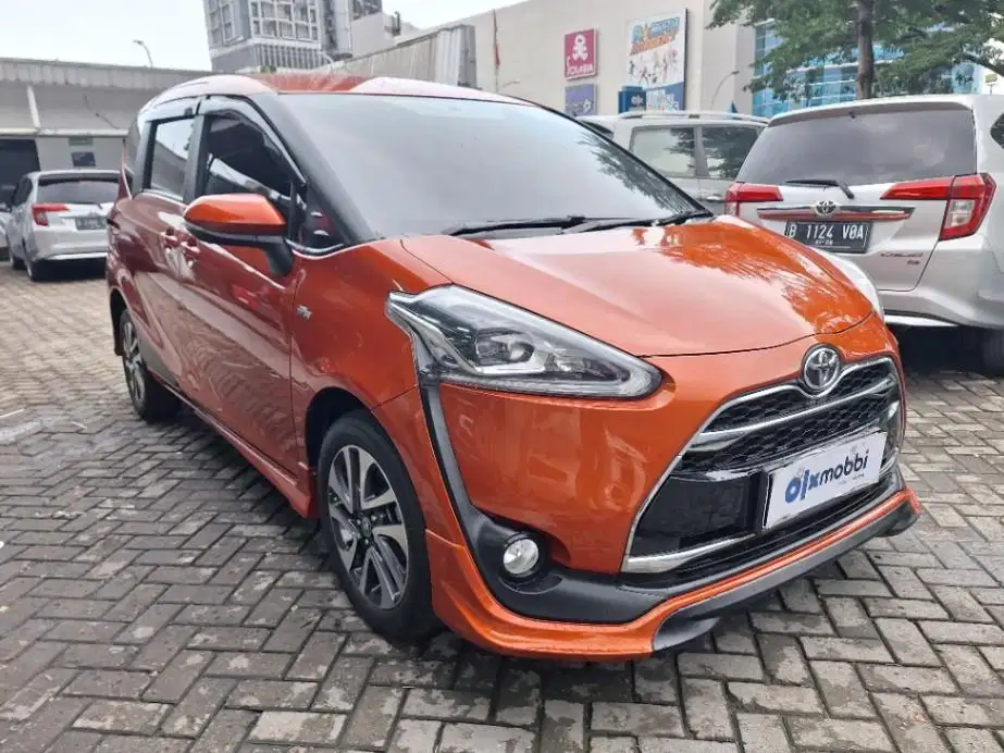 DP MURAH Toyota Sienta 1.5 Q Bensin-AT 2016 Orange CPYYB