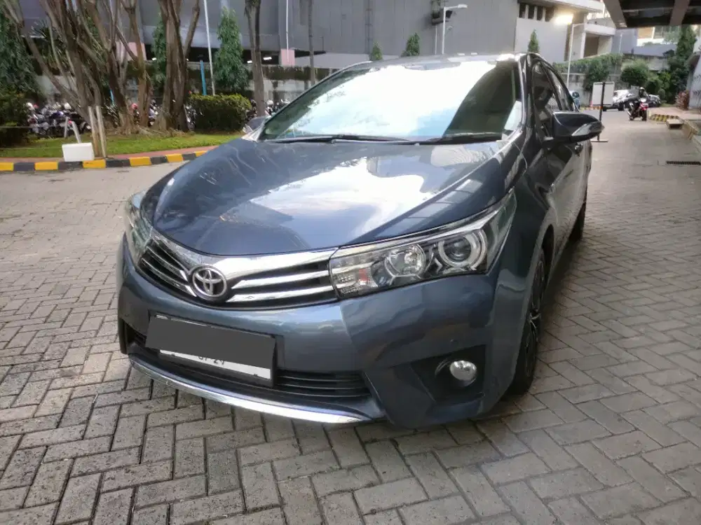 TOYOTA COROLLA ALTIS 1.8V AT 2014