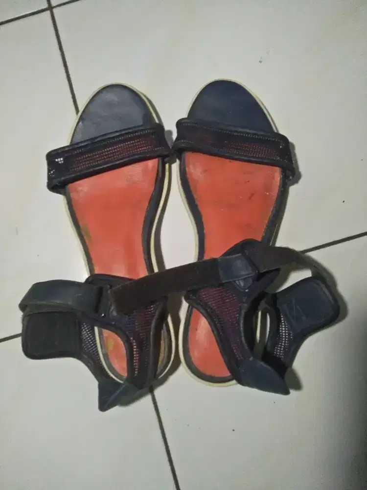 Sendal untuk bersantai