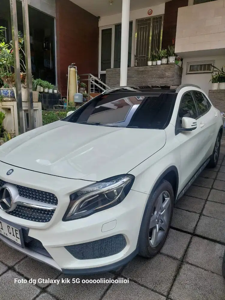 Mercy GLA200 AMG tahun 2016 putih white sunroof GLA 200