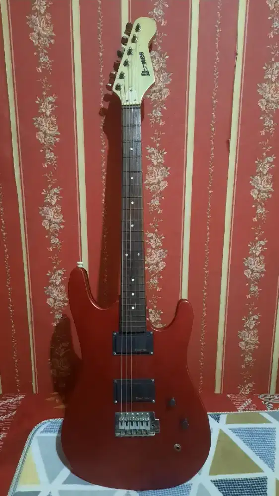 Gitar Listrik Merk Ibanes