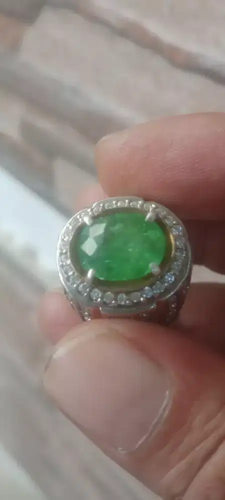 Tsavorite green garnet jumbo 6,12 crat