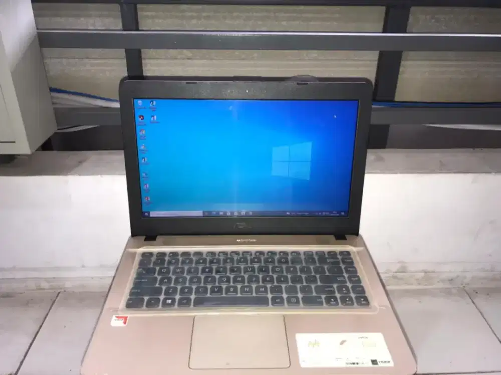 Laptop murah cocok untuk pekerjaan kantor/luliah