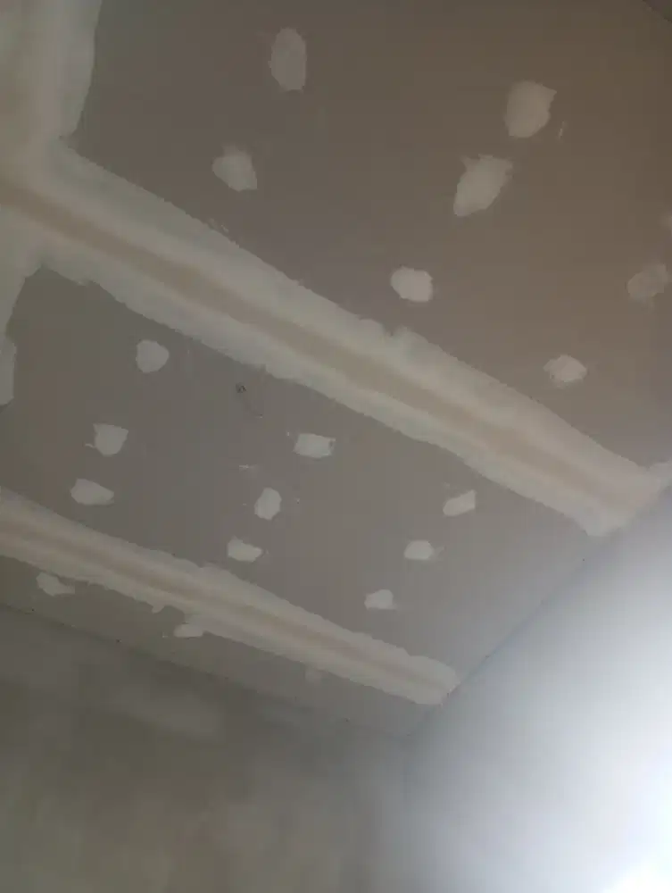 Plafon gypsum minimalis