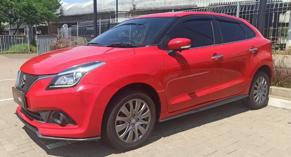 Suzuki Baleno AT Hatchback 2019/2020 Merah