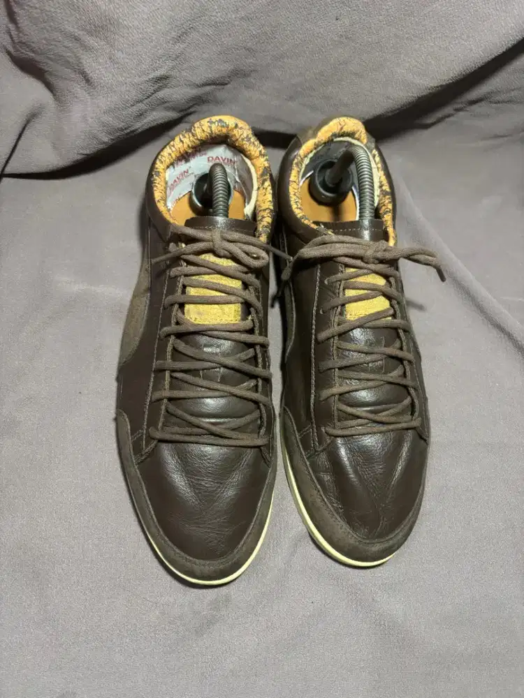 Sepatu kets puma coklat pria