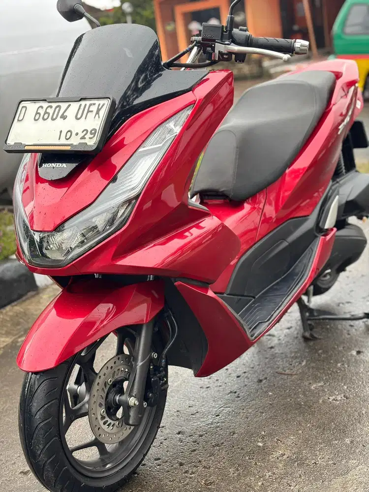 Honda pcx tahun 2024