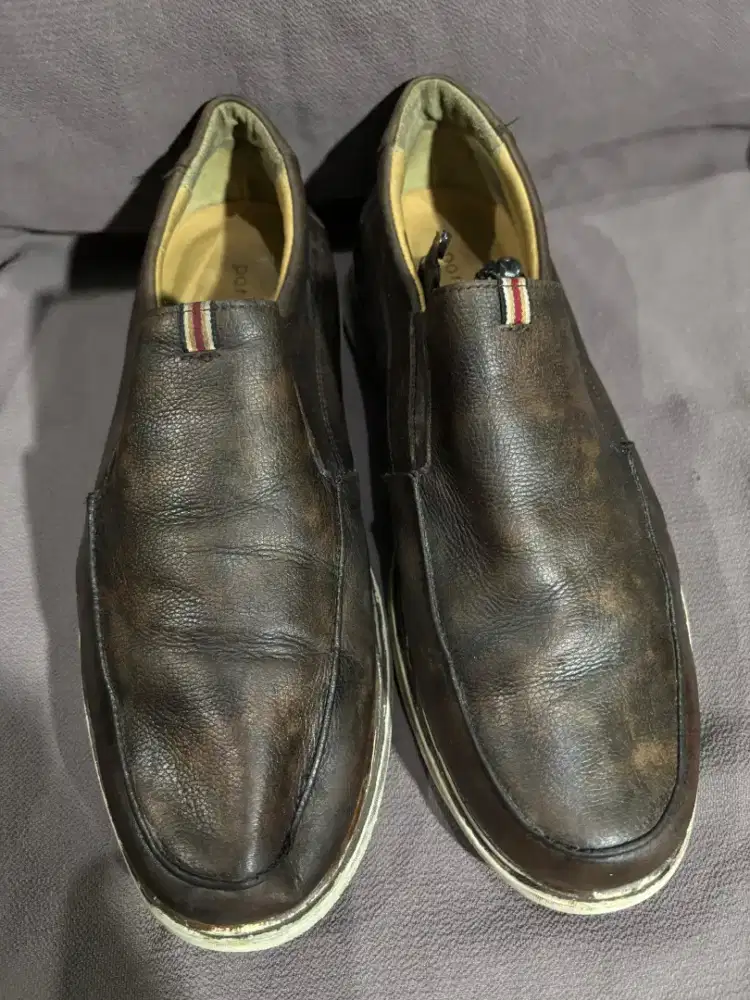 Sepatu kulit slip on cokelat