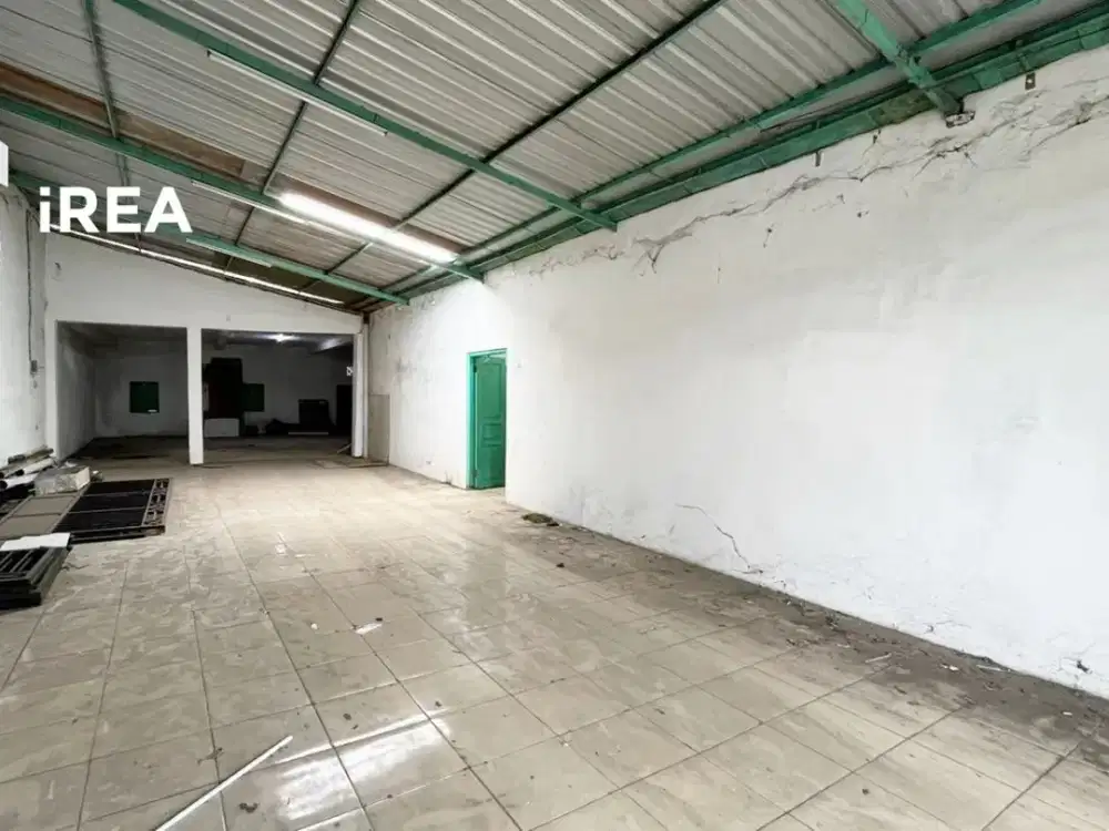 DISEWAKAN RUANG USAHA DI SOLO PALUR DEKAT FLY OVER PALUR