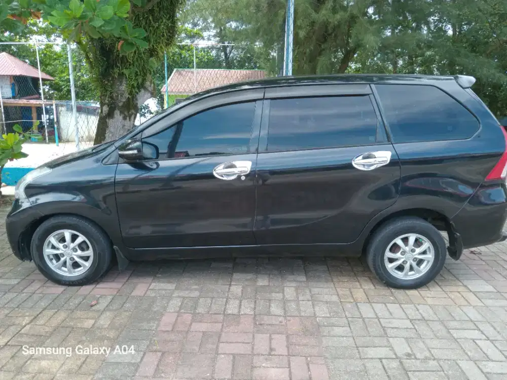 Toyota Avanza 1.3 G MT Warna Hitam Tahun 2012/2013