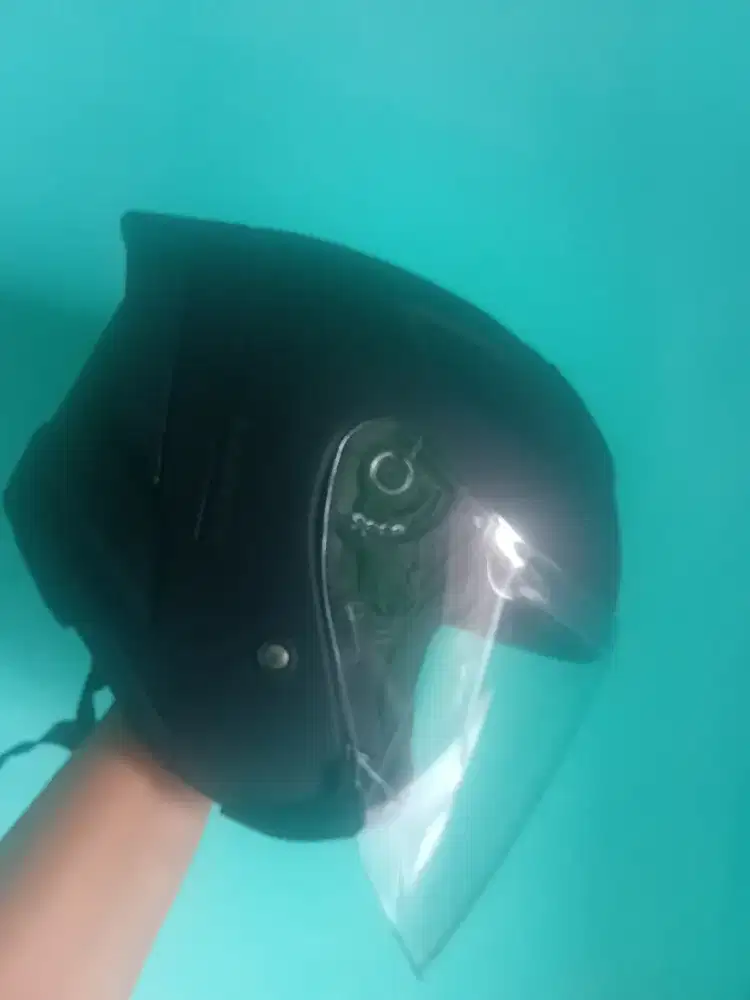 Helm legacy warna hitam