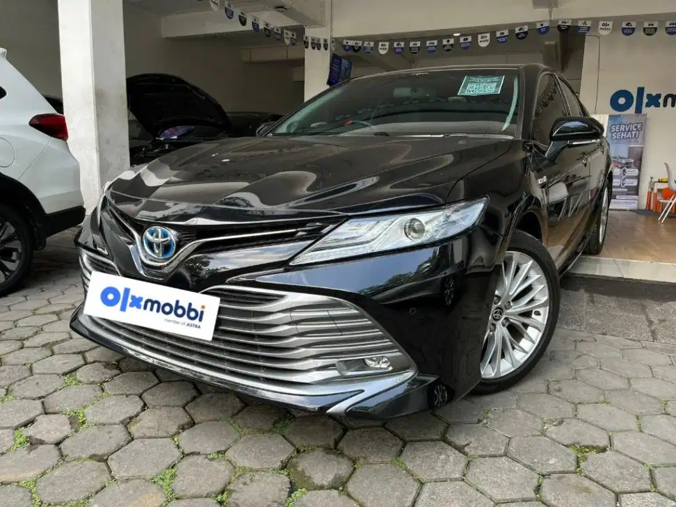 Low KM - Toyota Camry 2.5 Hybrid-AT 2020