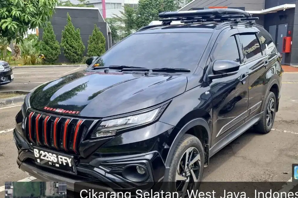 Toyota Rush 1.5 S GR Sport . MT Hitam Tahun 2021