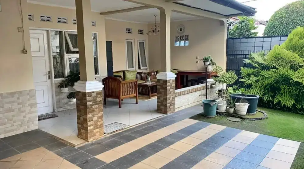 Rumah Hoek murah siap huni di komplek BIR Cipamokolan kodya SHM