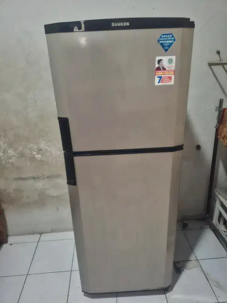 Kulkas Sanken 2 pintu bekas