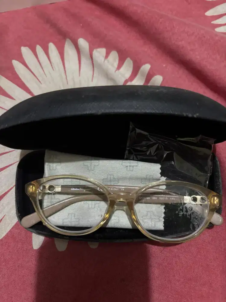 Frame kacamata bekas original