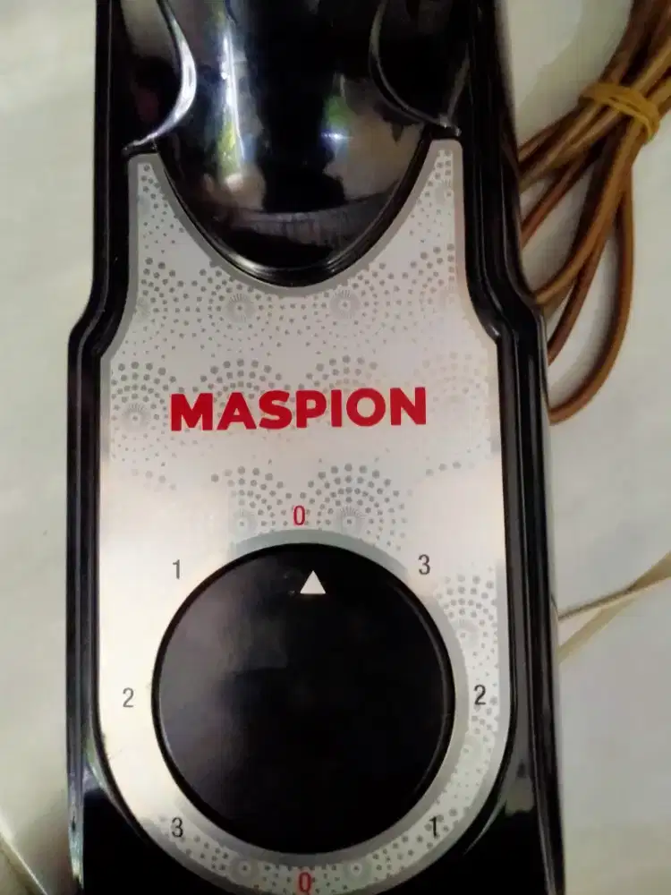 Kipas angin dinding Maspion 16 inci