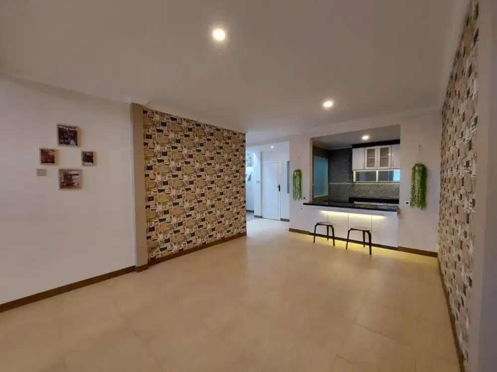 Disewakan rumah siap huni Komplek Wangsakerta    Kota Baru parahyangan  ( depan hotel Mansion pine  )