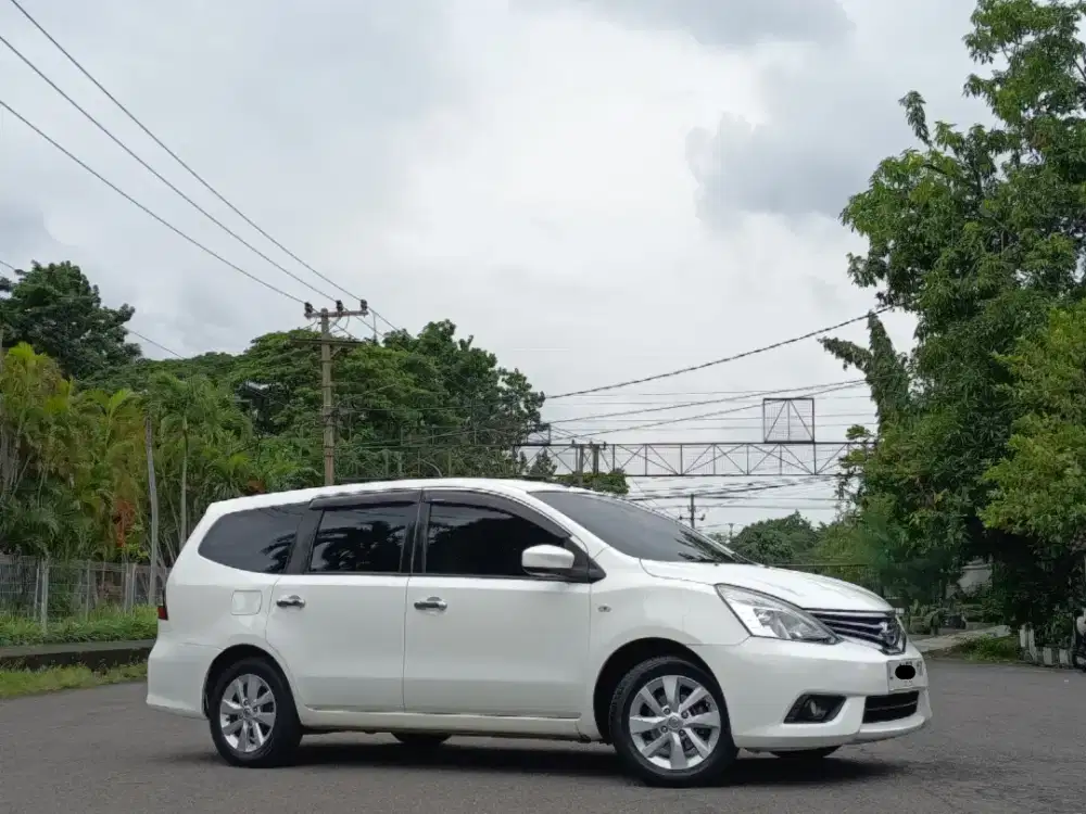 [KM 86rb'an] Nissan Grand Livina SV Manual Putih Surabaya