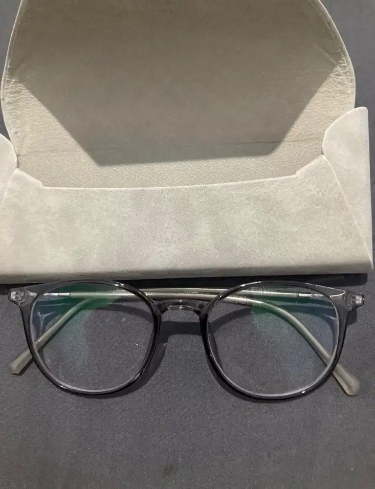 Kacamata 1001 baru warna Grey