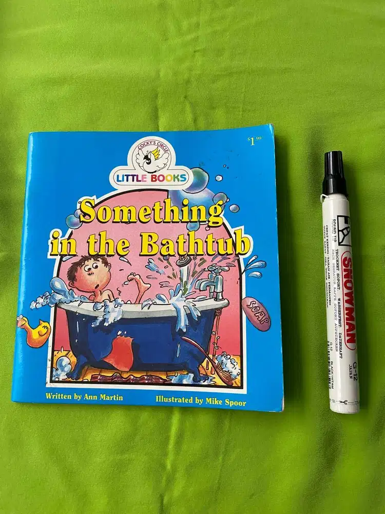 CHILDREN BOOK - SOMETHING IN THE BATHTUB – ANN MARTIN - LITTLE BOOKS