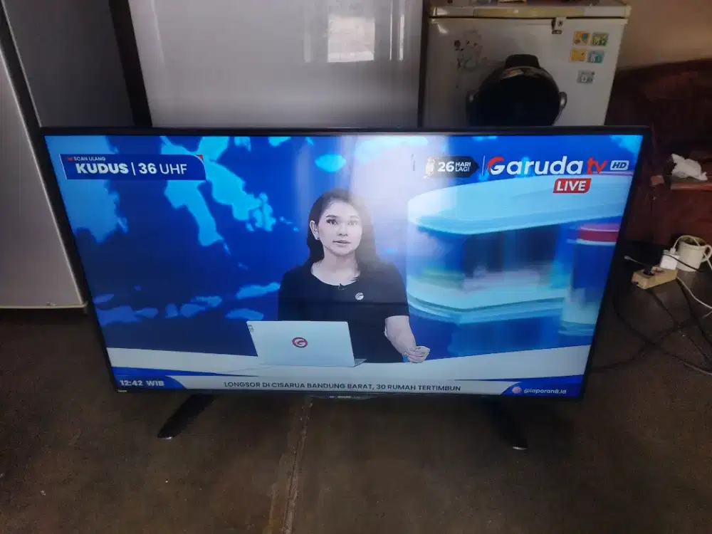 Sharp LED TV 50 inchi Digital