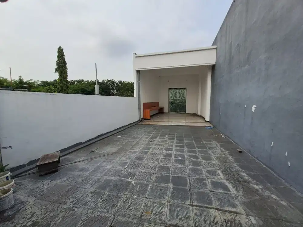 DISEWAKAN RUKO JALAN RAYA MANYAR - NOL JALAN RAYA