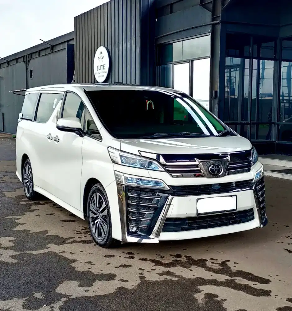 Toyota Vellfire G 2.5 2022 White KM 58rb Good Condition.