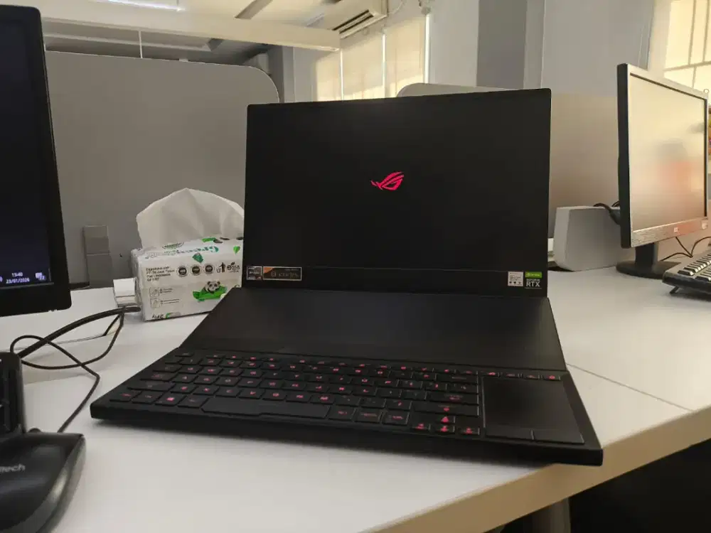 ASUS ROG ZEPHYRUS DUO 15 SE (GX551), AMD RYZEN 7 5800H, RTX 3060