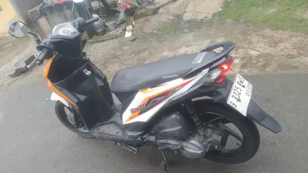 Di jual honda beat 2013 ss lengkap