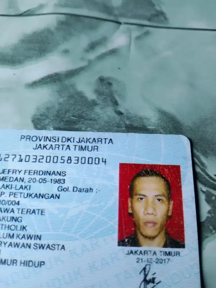 Saya lagi cari pekerjaan