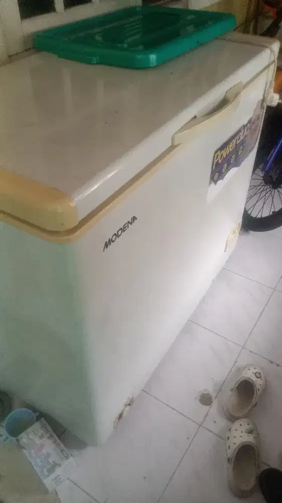 Jual fr3zeer bekas kondisi apa adanya