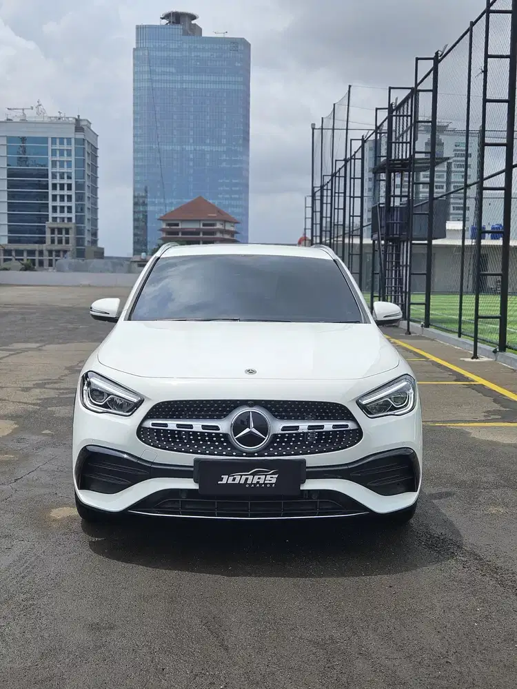 Mercedes-Benz GLA200 2023 Bensin