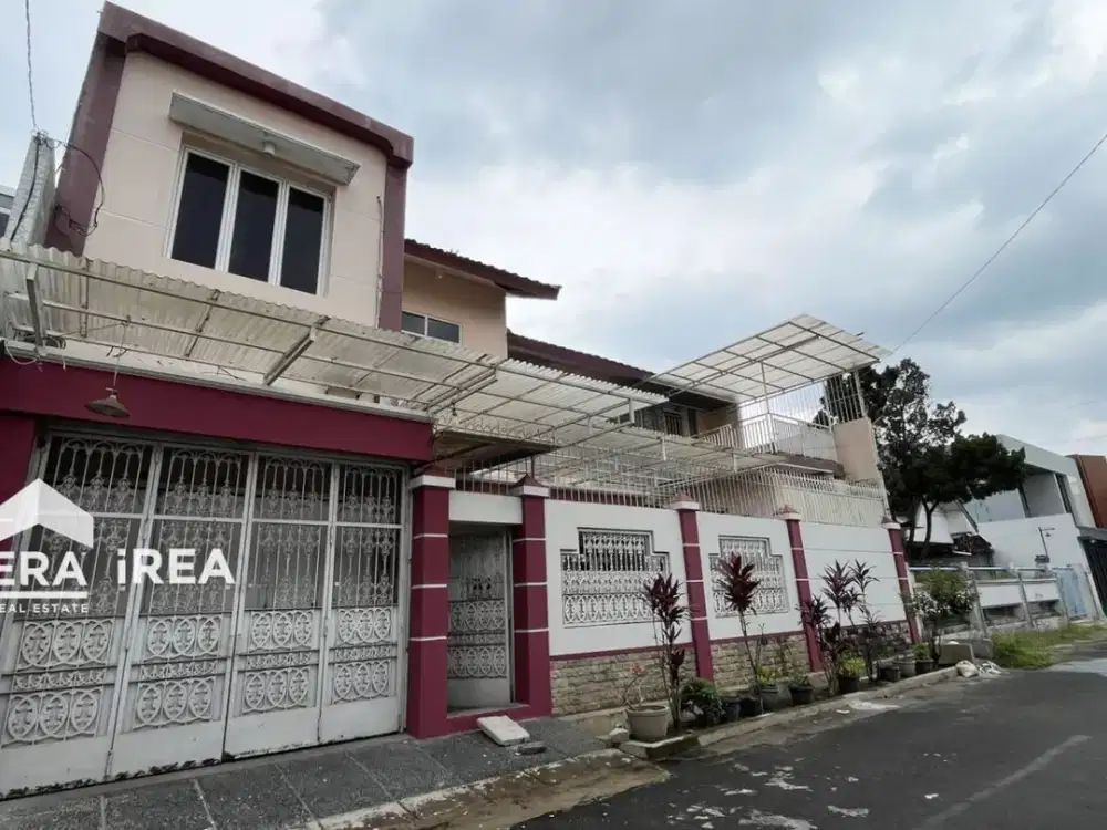 DISEWAKAN RUMAH 2 LANTAI DI SOLOBARU DEKAT MALL PAKUWON