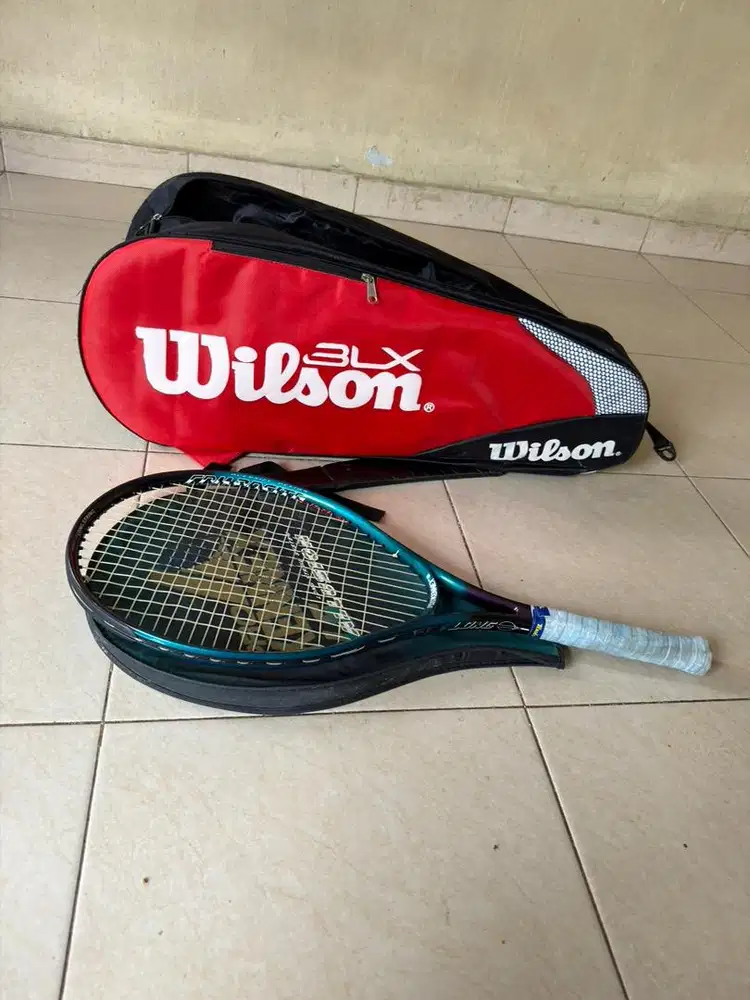 raket tenis dan tasnya