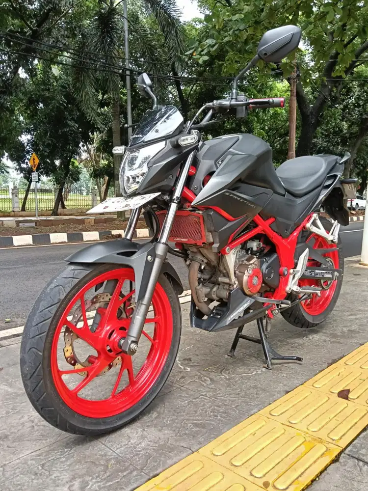 DIJUAL CASH HONDA CB 150R STREETFIRE THN 2018 PAJAK IDUP SIAP PAKAI