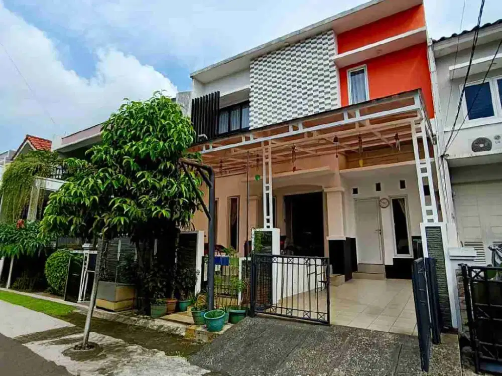 DIJUAL RUMAH CANTIK 2,5 LANTAI BEBAS BANJIR DI BINTARO JAKARTA SELATAN